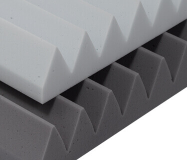 Ljudabsorbent med trekantsprofil ROWS Plus och brandskyddsklass DIN 4102 B1 / C-s2, d0 enligt DIN EN 13501